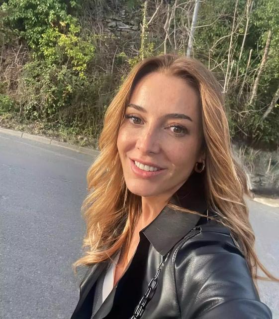 EŞİNİ OYUNCU DOLUNAY SOYSERT İLE ALDATTIĞI İDDİA EDİLEN KONDA ARAŞTIRMA ŞİRKETİ YÖNETİM KURULU BAŞKANI'NA 50 MİLYON LİRA TAZMİNAT TALEBİ EŞİNİ ALDATTIĞI İDDİA EDİLEN KONDA ARAŞTIRMA ŞİRKETİ YÖNETİM KURULU BAŞKANI'NA 50 MİLYON LİRA TAZMİNAT TALEBİ