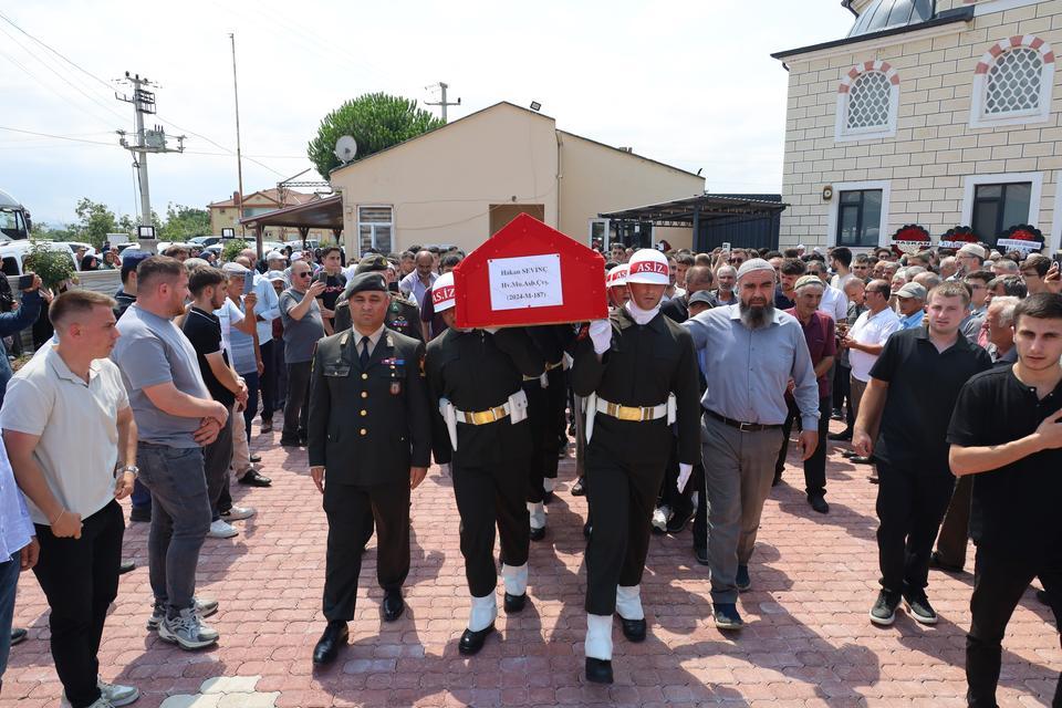 Kazada ölen Bafralı astsubay, son yolculuğuna uğurlandı