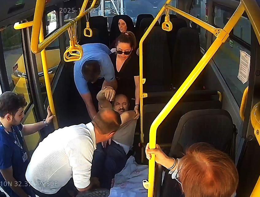Fenalaşan yolcuyu hastaneye yetiştirdi
