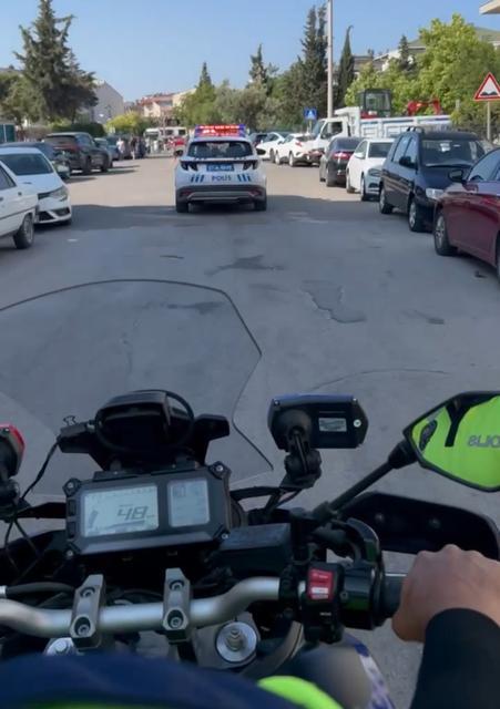 ÇANAKKALE'DE LGS'YE GEÇ KALAN ÖĞRENCİLERİ POLİS YETİŞTİRDİ