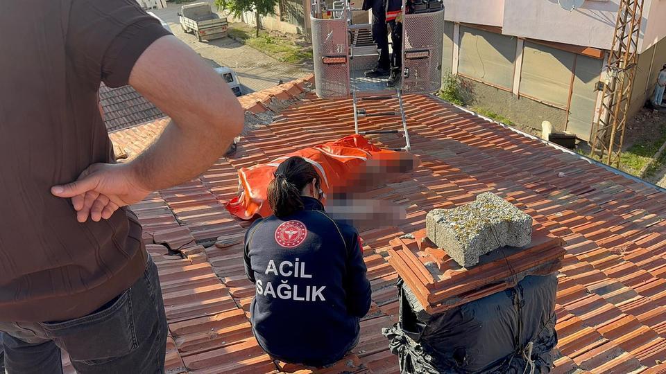 Çatıda düşen adam ölü bulundu