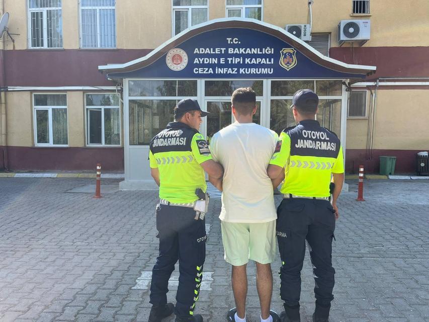 Aranan şahıs Aydın'da yakayı ele verdi