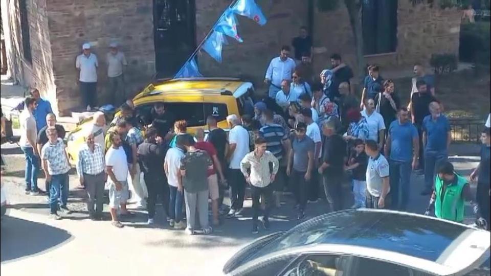 Genç avukat taksinin altında kaldı