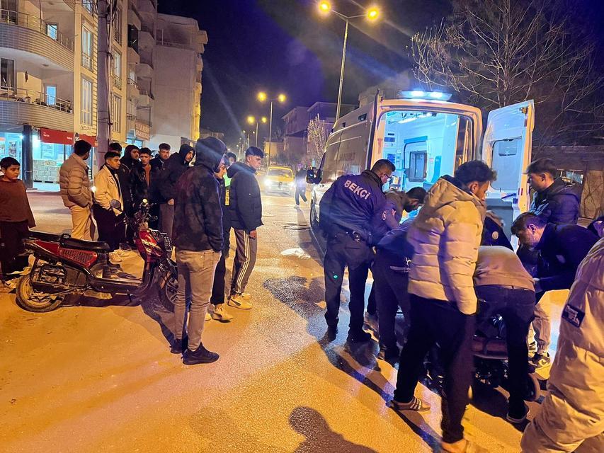 ELEKTRİKLİ BİSİKLET DEVRİLDİ: 1 AĞIR YARALI
