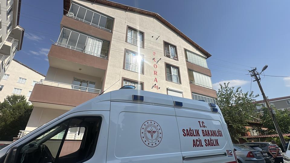 Yaşlı kadın eşi tarafından evde ölü bulundu