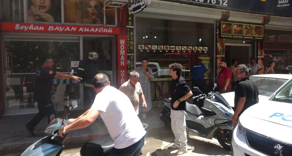 Oğlunun işlettiği bayan kuaföründe yangın çıkardı