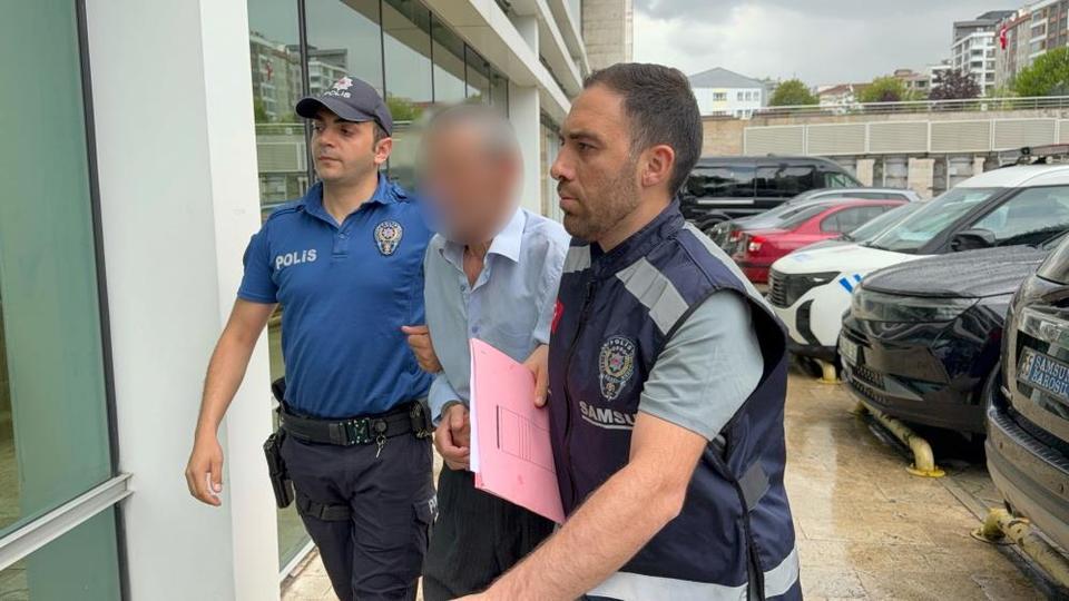 76 yaşındaki adam, toplu taşımada genç kadına cinsel tacizde bulundu