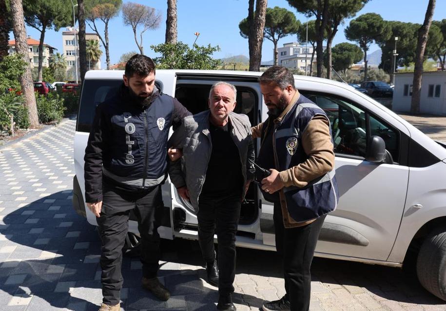 CHP Germencik'te eski başkan tutuklandı