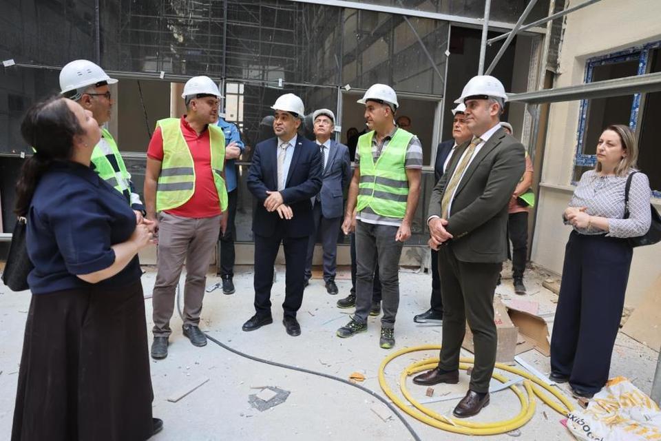Rektör Kent, Diş Hekimliği Fakültesi hastahane binası inşaatında incelemelerde bulundu
