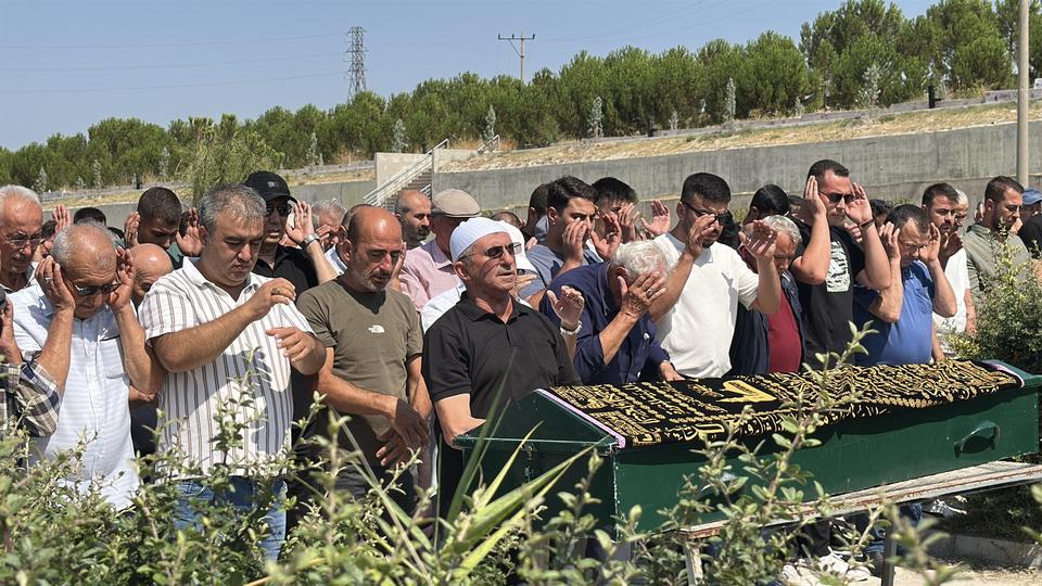 DAMATLIK YERİNE KEFEN GİYDİ DÜĞÜNÜNE SAATLER KALA KAZADA HAYATINI KAYBEDEN GENÇ TOPRAĞA VERİLDİ