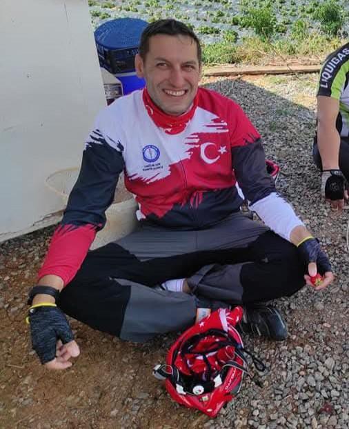 Otomobilin çarptığı sağlık çalışanı hayatını kaybetti