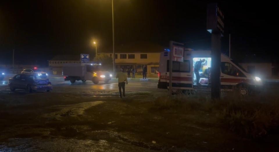 Yolcu otobüsü ile otomobil çarpıştı: 1 yaralı