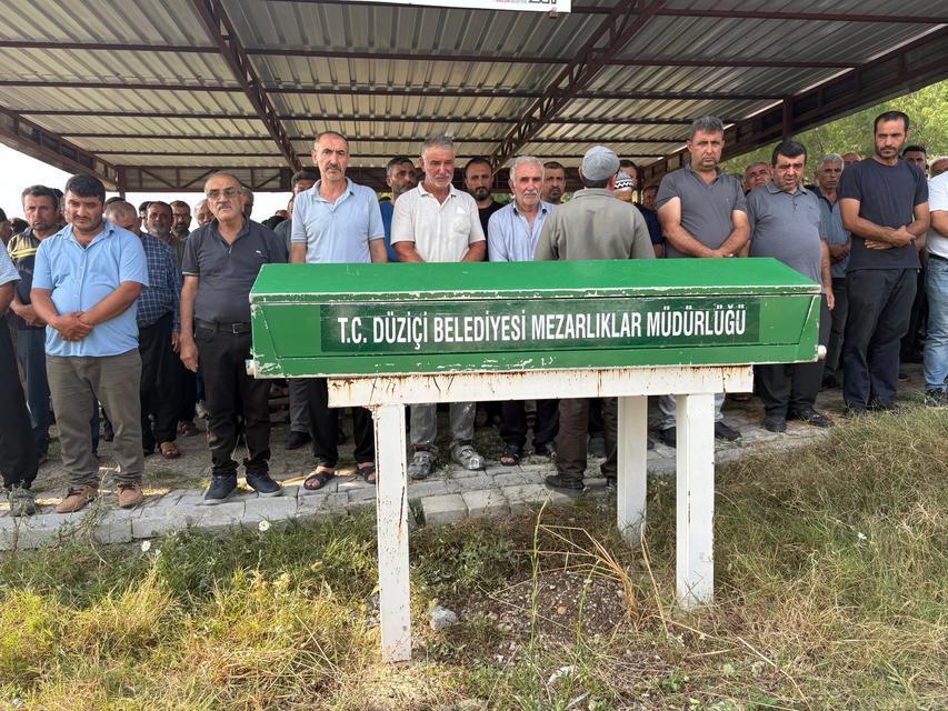 Traktör tamiri sırasında iş kazasında hayatını kaybeden stajyer öğrenci gözyaşlarıyla defnedildi