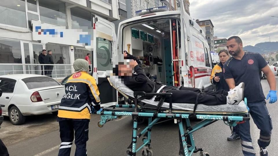 İki otomobil çarpıştı: 3 öğrenci yaralı