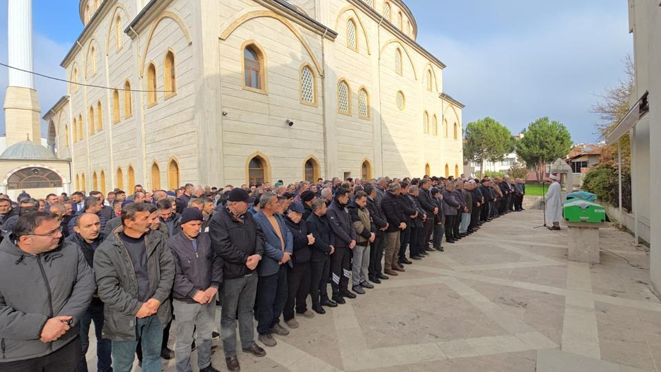 Sınıf öğretmeni son yolculuğuna uğurlandı
