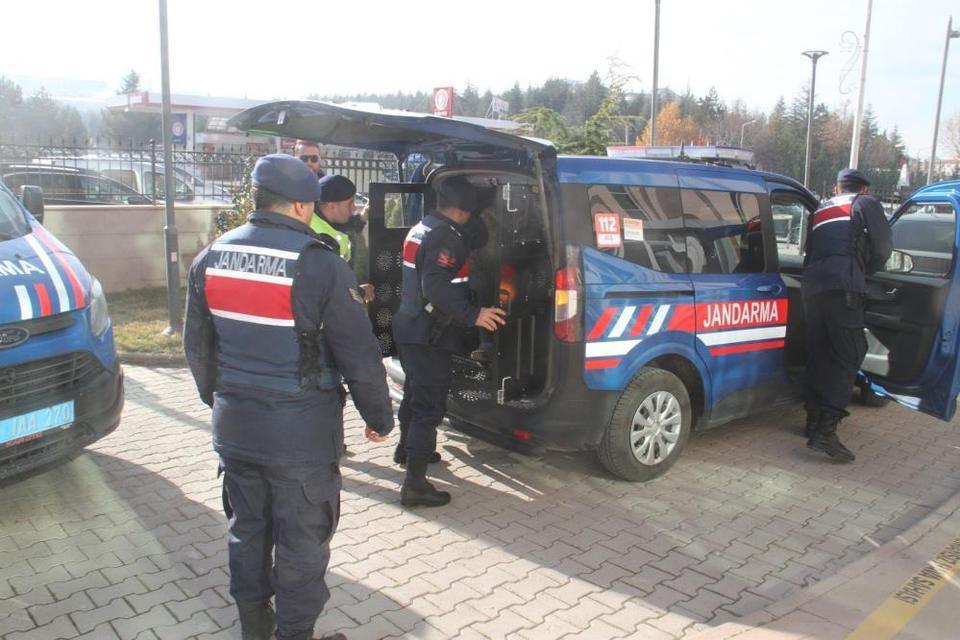 Baba, oğlunun gözleri önünde öldürüldü: 3 zanlı tutuklandı