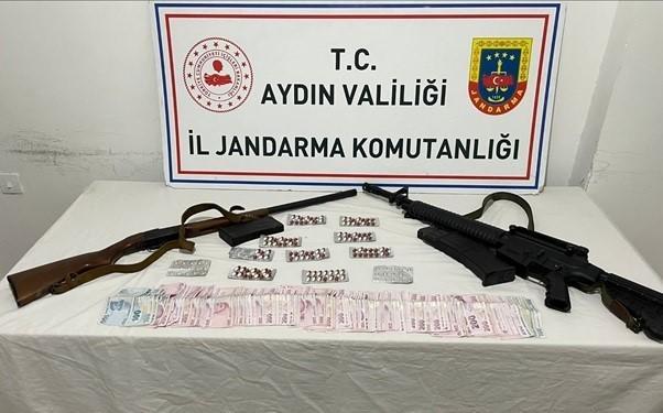 Aydın’daki evden uyuşturucu ve silah çıktı