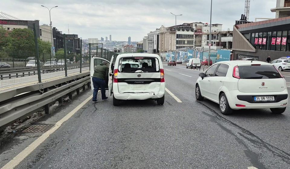 Düğün konvoyunda zincirleme kaza: 3 yaralı