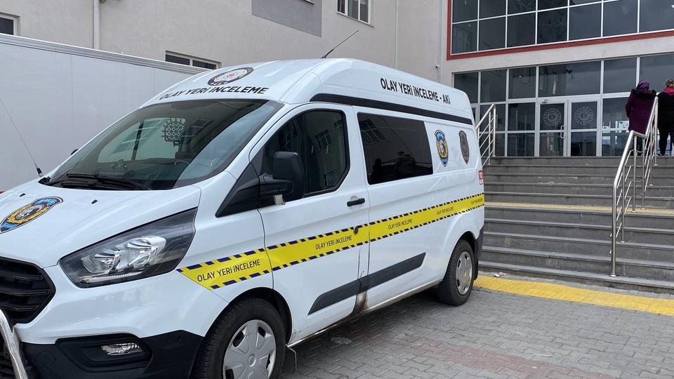 TARTIŞTIĞI ÖĞRETMENİ OKULDA TABANCAYLA YARALADI
