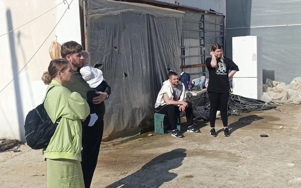 ANTALYA'DA TUR MİDİBÜSÜ DEVRİLDİ, RUS UYRUKLU 18 TURİST YARALANDI