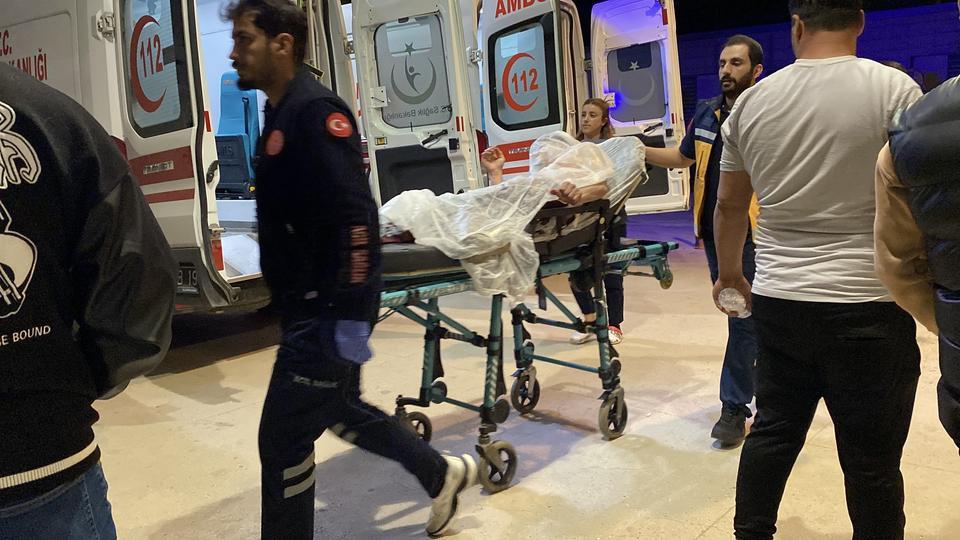 "Lazer tutma" kavgasında 2 kişi bıçaklandı