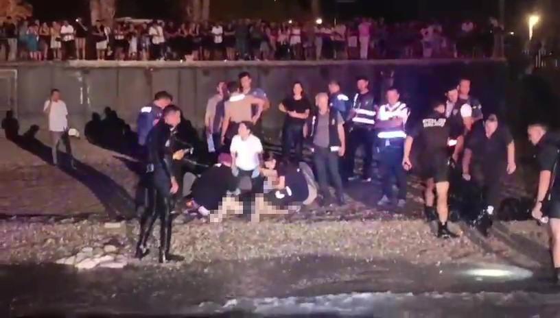 ANTALYA'DA DENİZE GİREN 2 ARKADAŞ BOĞULDU