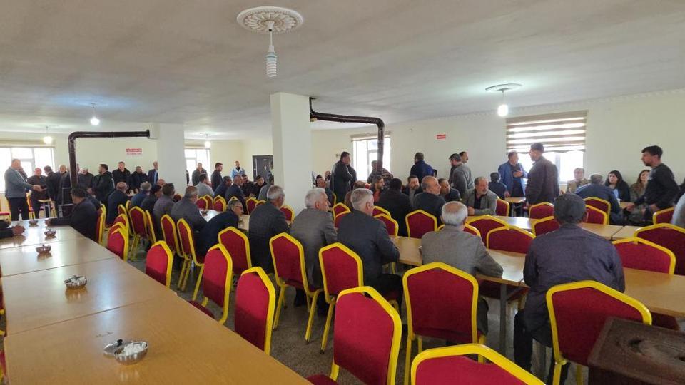 “13’e yakın köpek çocuğu araya almış parçalıyordu”