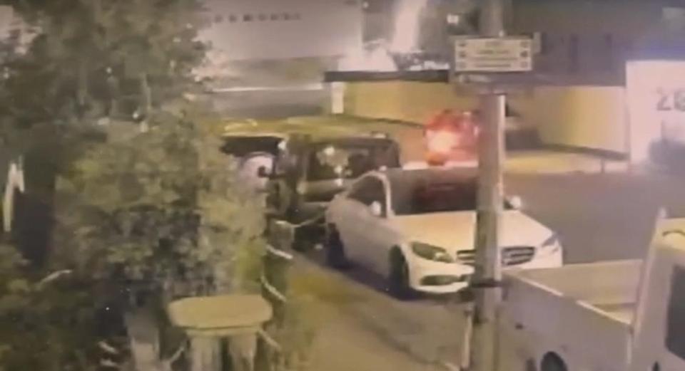 Park halindeki otomobil kundaklandı