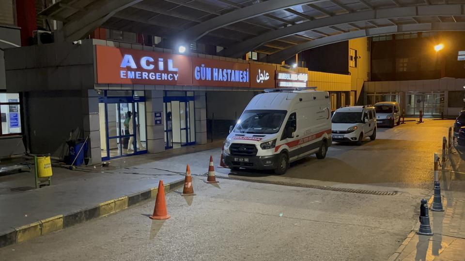 Altın gaspçıları polise ateşle karşılık verdi: 4 polis yaralandı
