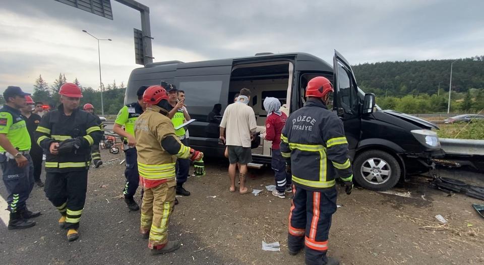 Konsere giden ünlü şarkıcının aracı kaza yaptı