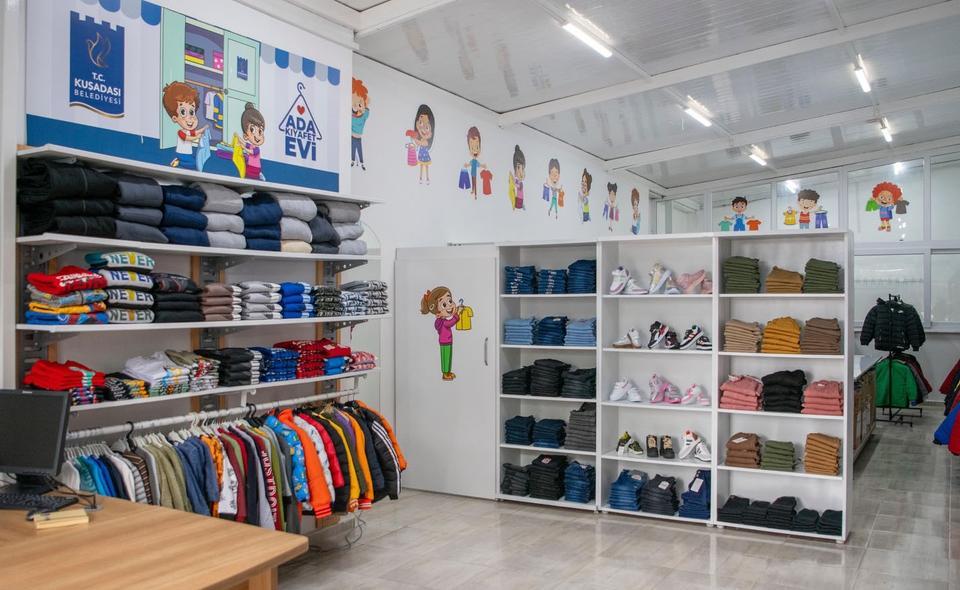 Aydın’da yüzleri güldüren proje ile beş ayda 895 çocuğu giydirdiler