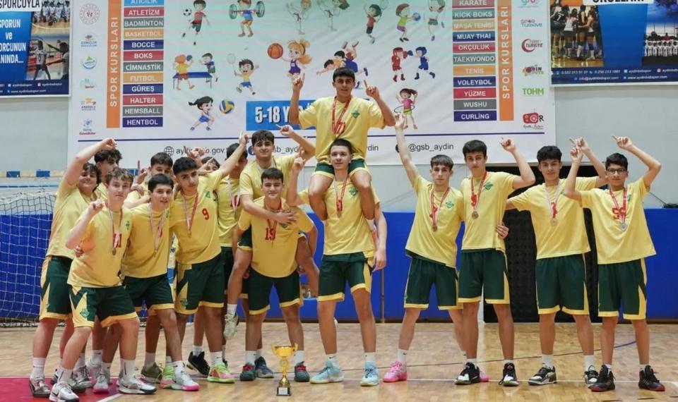 Söke Basket namağlup şampiyon oldu