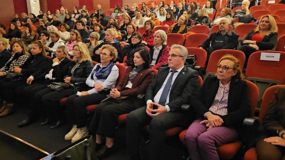 NAZİLLİ'DE CUMHURİYETİN İLK KADIN VEKİLLERİ KONUŞULDU NAZİLLİ'NİN İLK KADIN MECLİSİ KURULUYOR