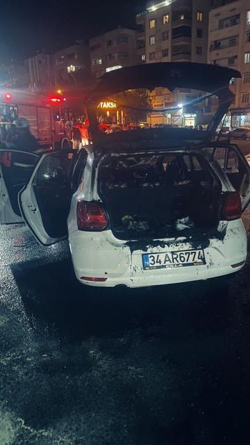 Seyir halindeyken otomobil alev aldı