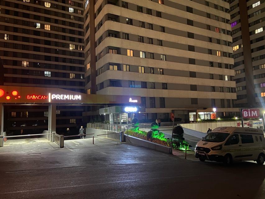 ESENYURT'TA GENÇ KIZIN FECİ SONU: 30'UNCU KATTAN DÜŞEREK HAYATINI KAYBETTİ