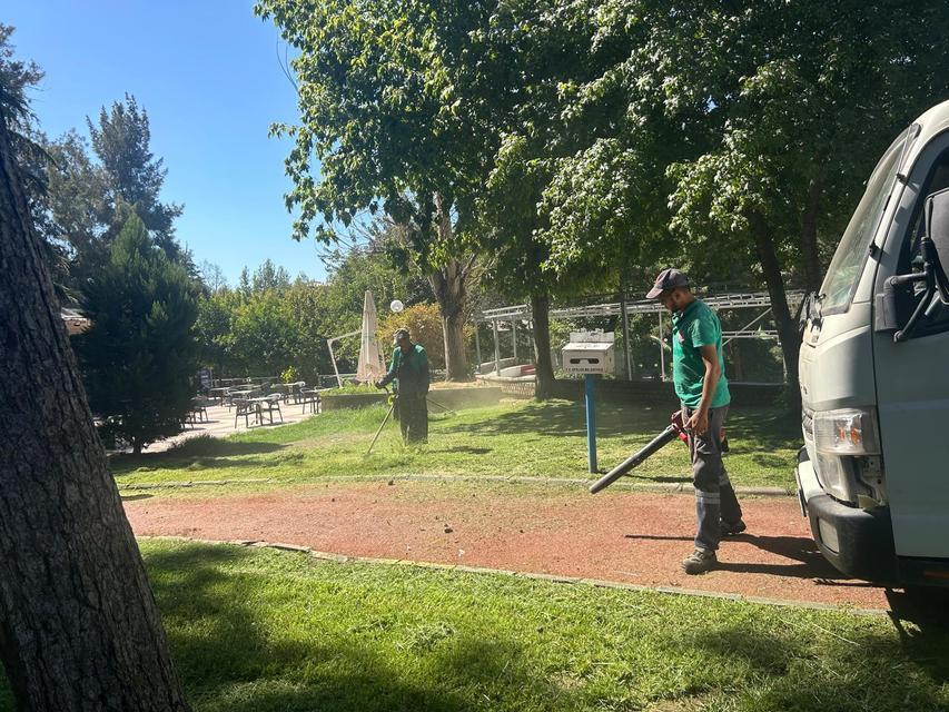 Efeler'in ekiplerinden temizlik çalışması