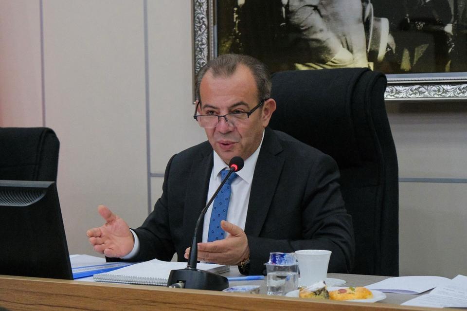 Tanju Özcan'a mahkemeden adli kontrol ve yurt dışı çıkış yasağı