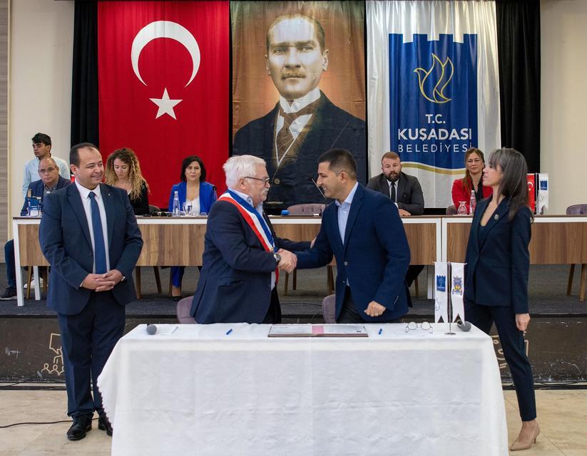 CREİL DELEGASYONU KUŞADASI BELEDİYE MECLİSİ'NİN KONUĞU OLDU