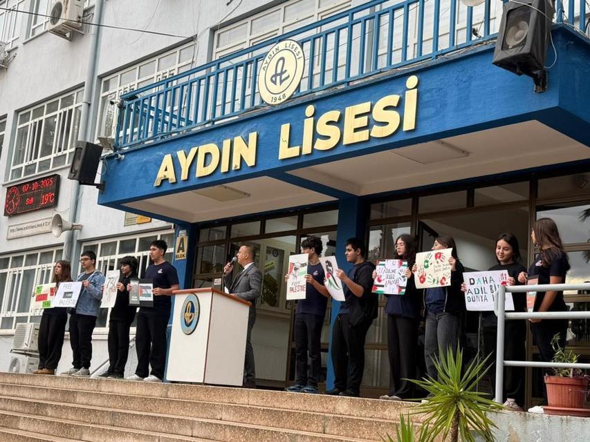 Aydın Lise'si gençler Gazze’deki zulme dikkat çekti