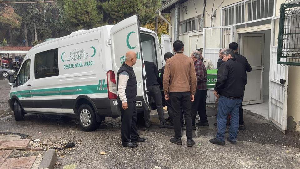 Ders çıkışı kalp krizi geçiren öğretmen kurtarılamadı