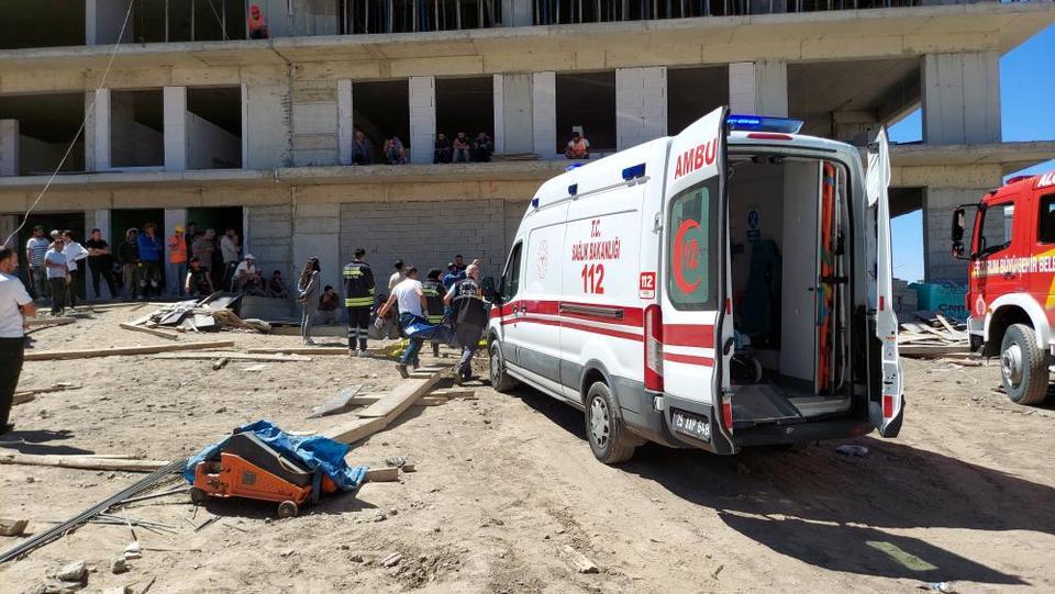 İnşaattan düşen işçi hayatını kaybetti