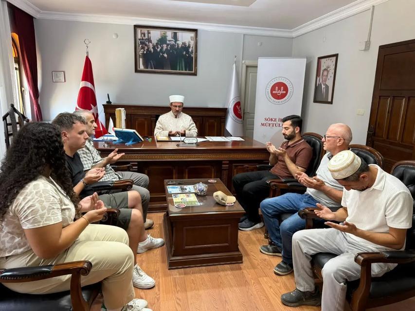 Aydın’da bayram namazından etkilenip Müslüman oldu
