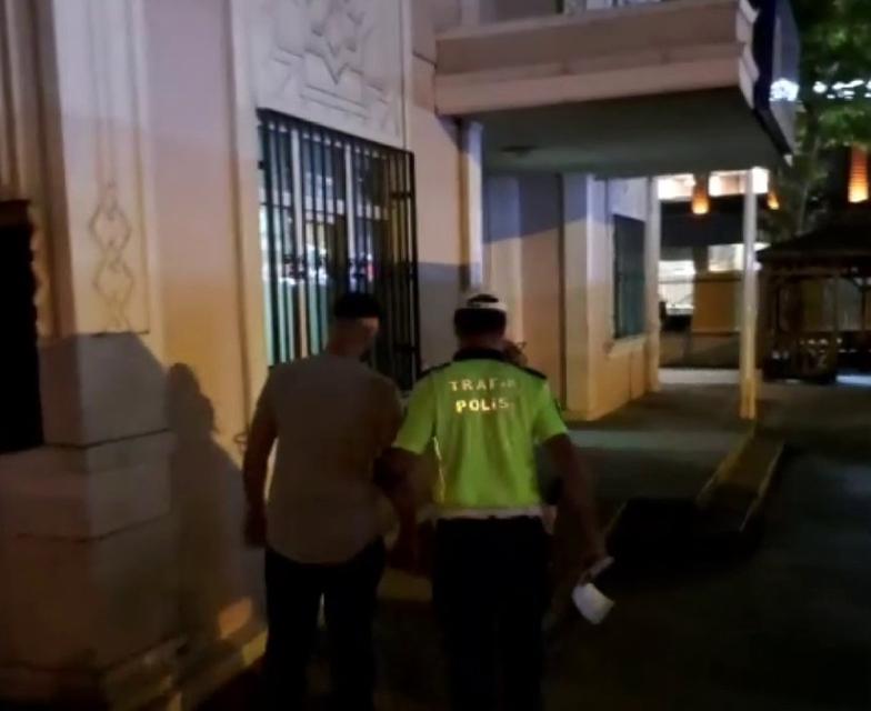 PENDİK'TE YOLU KAPATIP DANS EDEN ŞAHISLARA PARA CEZASI