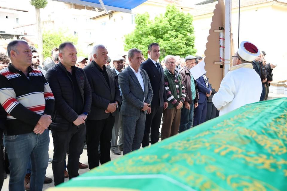 CHP'li Akın'ın kayınpederi son yolculuğuna uğurlandı