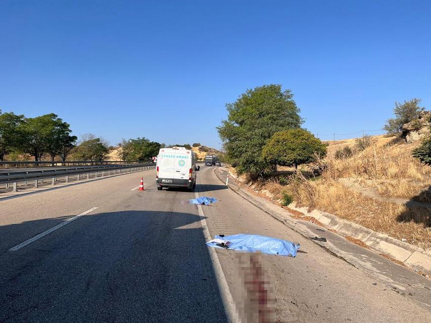 Kahreden kaza: Anne ve baba hayatını kaybetti, çocuklar yaralı