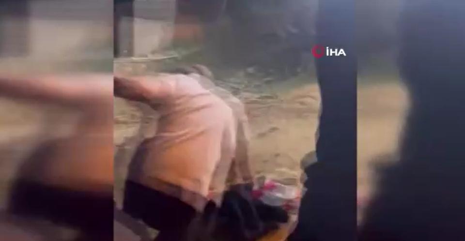 Kadına şiddet gösteren şahıs tekme tokat dövüldü