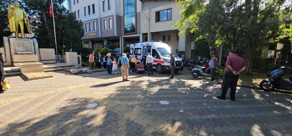 Sıcak havada fenalaşan şahıs, hastaneye kaldırıldı