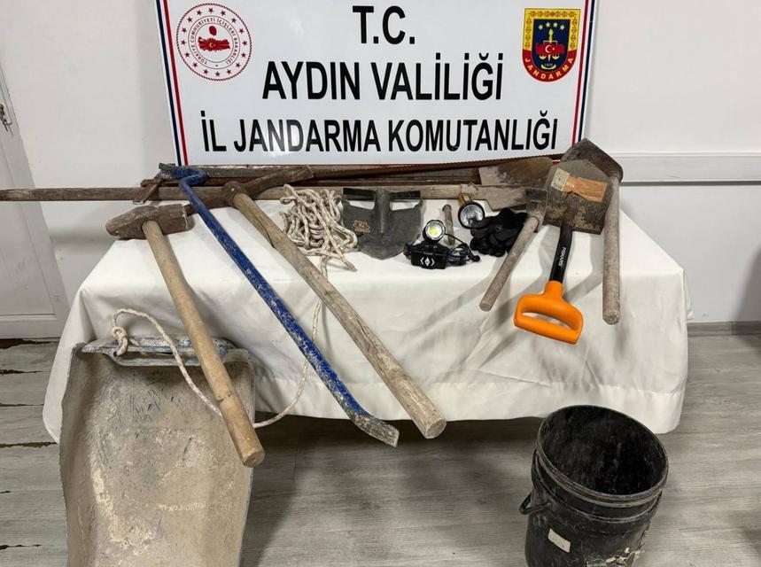 Aydın’da kaçak kazıya suçüstü: 8 şüpheli yakalandı
