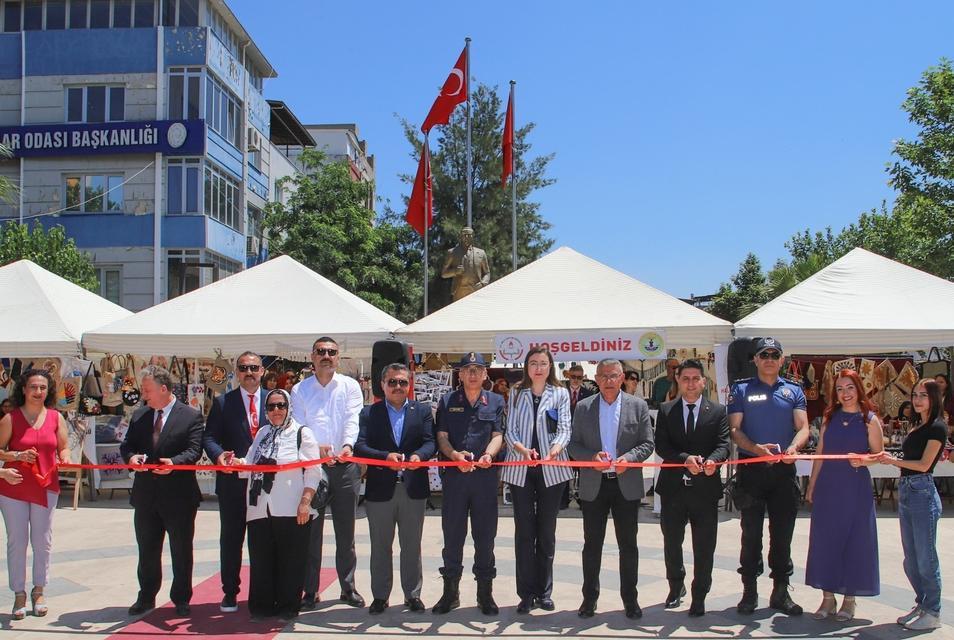KÖŞKLÜ KURSİYERLER EL EMEĞİ ÜRÜNLERİNİ SERGİLEDİ