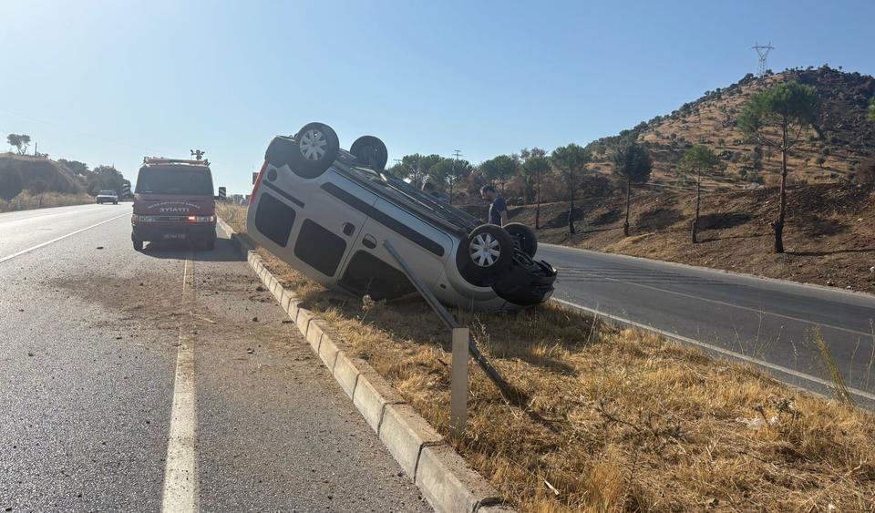 Aydın’da korkutan kaza: Hafif ticari araç takla attı
